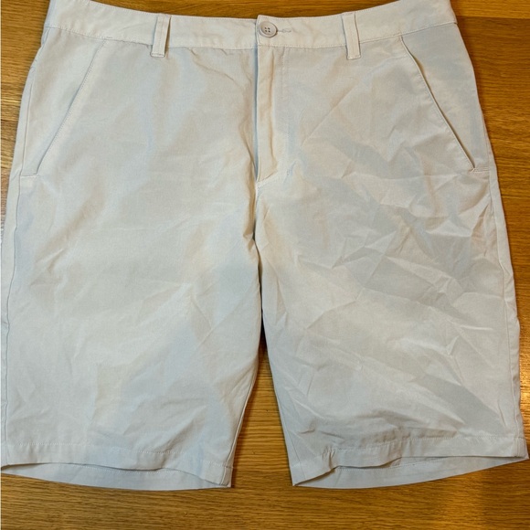 Oakley Men's Flat Front Shorts Size 34 - Picture 1 of 6